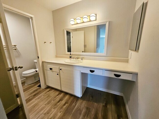 Building Photo - Condo Unit Available