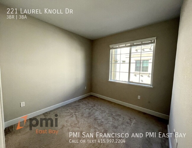 Building Photo - 221 Laurel Knoll Dr