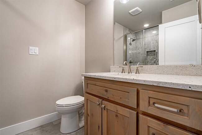 Building Photo - 2044 Salina Cir