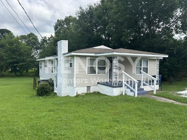 Building Photo - Charming 3 bedroom 1 bath home