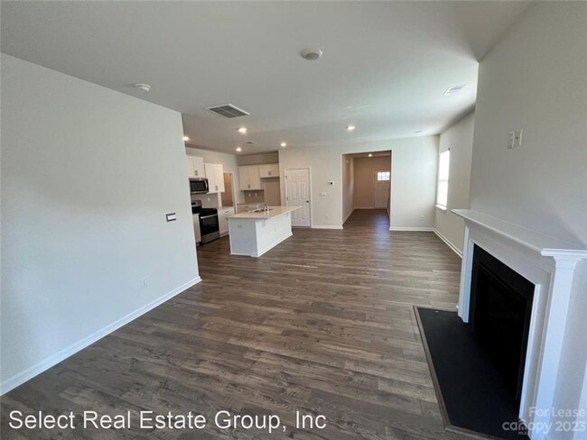 Building Photo - 5 br, 3 bath House - 106 Meadow View Drive