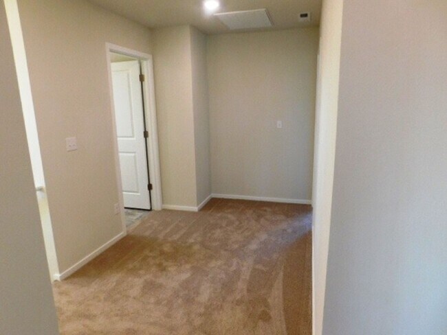 Building Photo - 4Bd/2.5 Ba Two Story Home - Available Soon!
