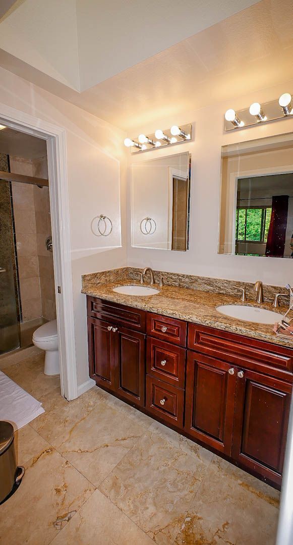Building Photo - Updated 4BR Townhome in La Jolla Shores He...