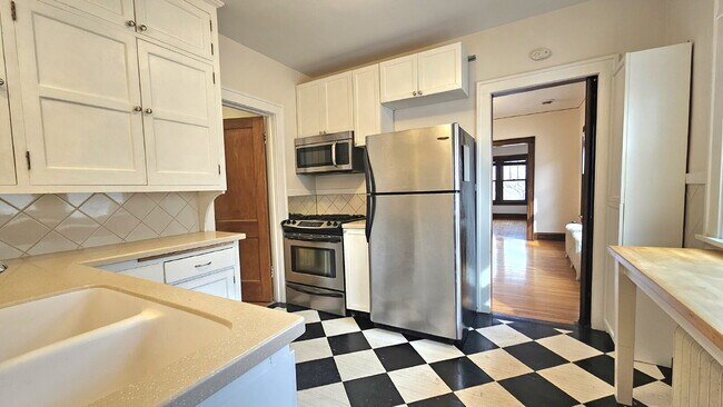 Building Photo - 4536 Grand Ave S