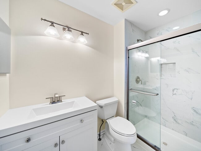 Building Photo - 97 E Harbor Dr