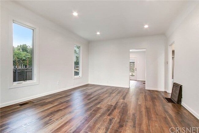 Building Photo - Gorgeous House in Norma Triangle