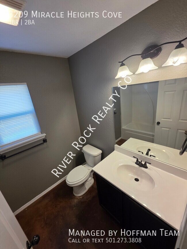 Building Photo - 3209 Miracle Heights Cove
