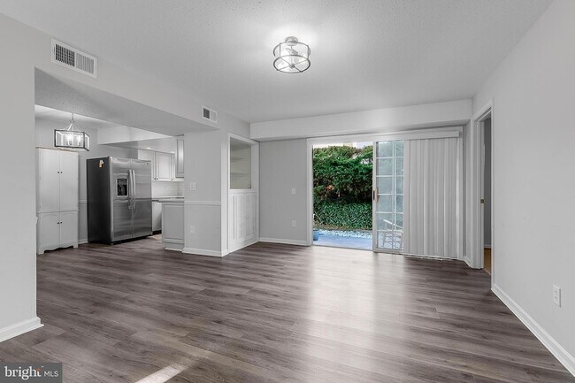 Building Photo - 110 Prosperity Ave SE