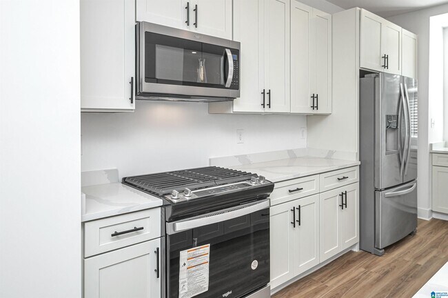 Building Photo - 2468 18th St S