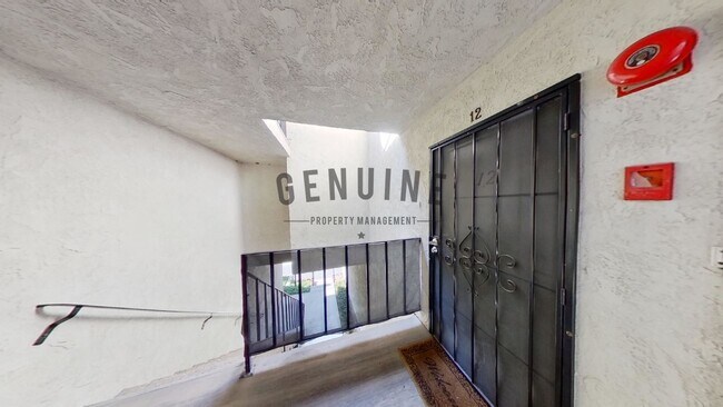 Building Photo - Stunning 2nd Story 3 Bedroom Condo in Woodlake Villas, La Habra