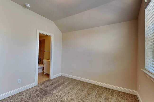 Building Photo - 3006 Knightsbridge Ln