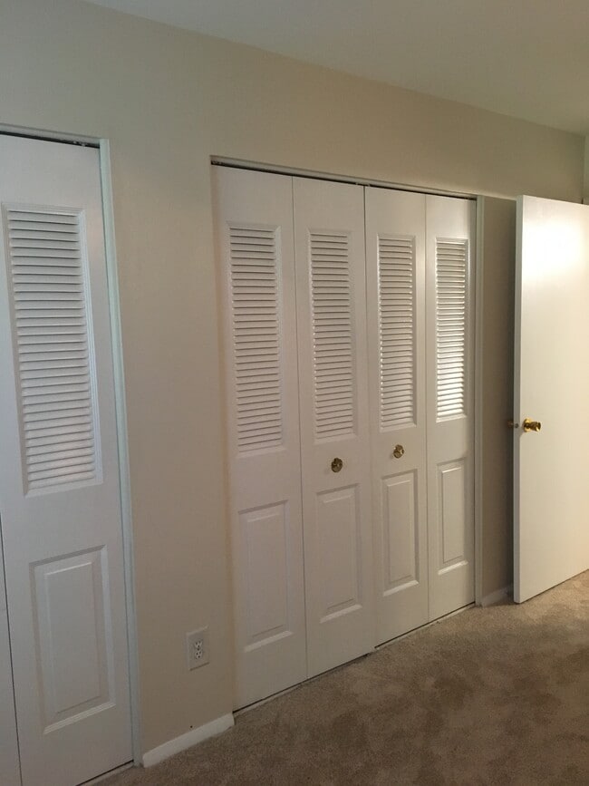 Building Photo - 706 Meadow Woods Ln