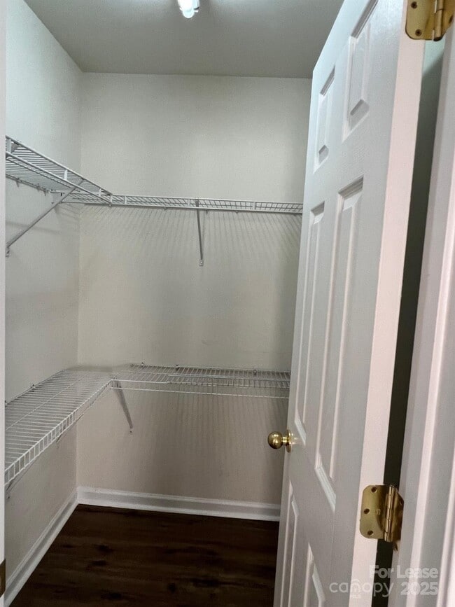 Building Photo - 18429 Streamline Ct