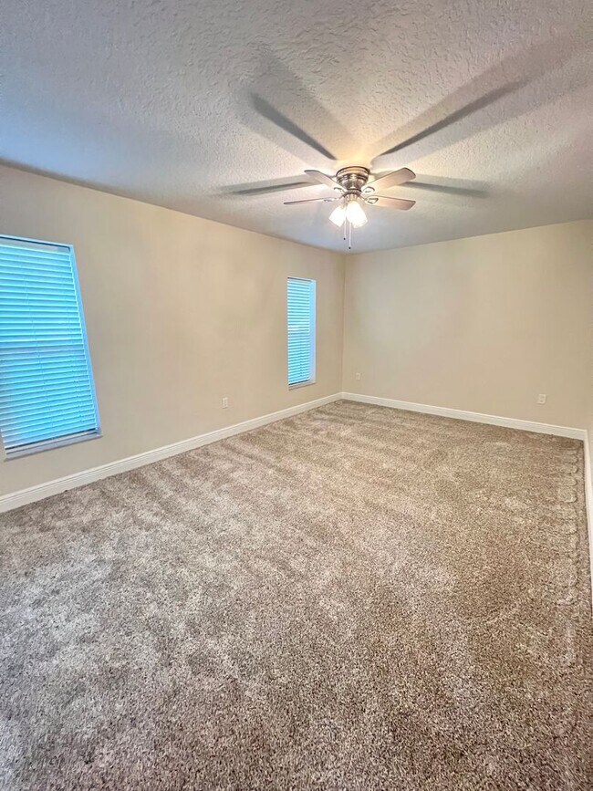 Building Photo - Hidden gem in Silver Oaks