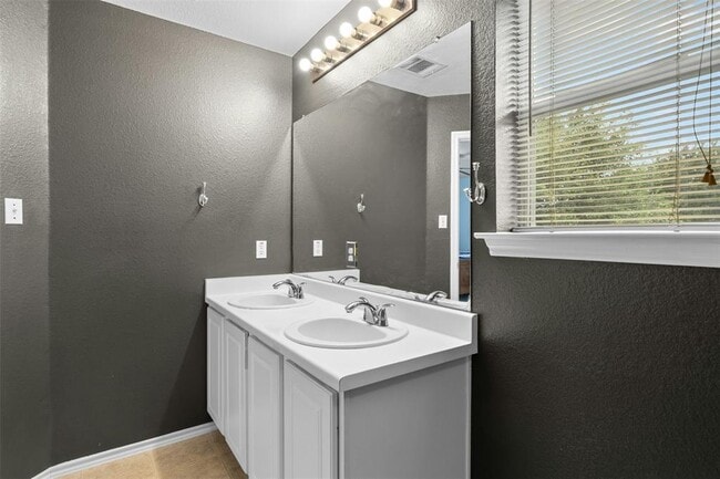 Building Photo - 203 Pheasant Trail