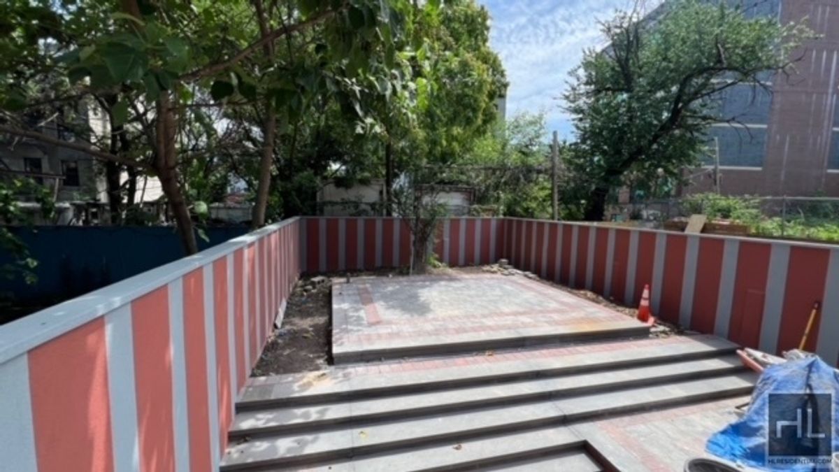 Building Photo - 100% GUT RENOVATED DUPLEX  with PRIVATE GA...
