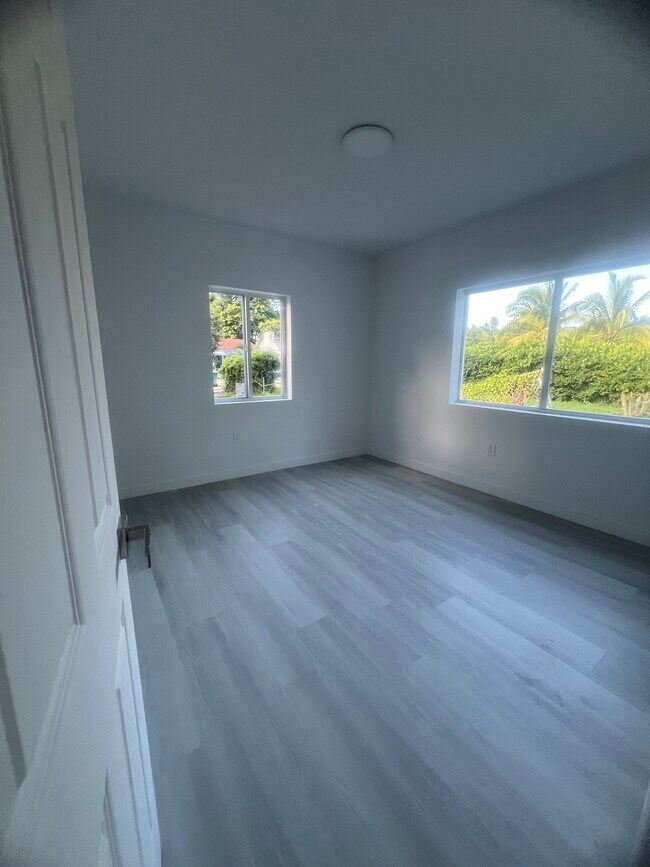 Building Photo - 1824 NW 49th St