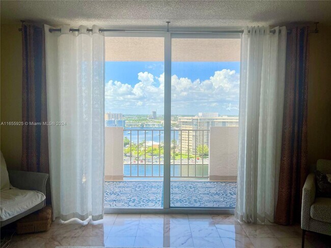 Building Photo - 1865 S Ocean Dr