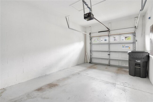 Building Photo - 6476 Sedgeford Dr