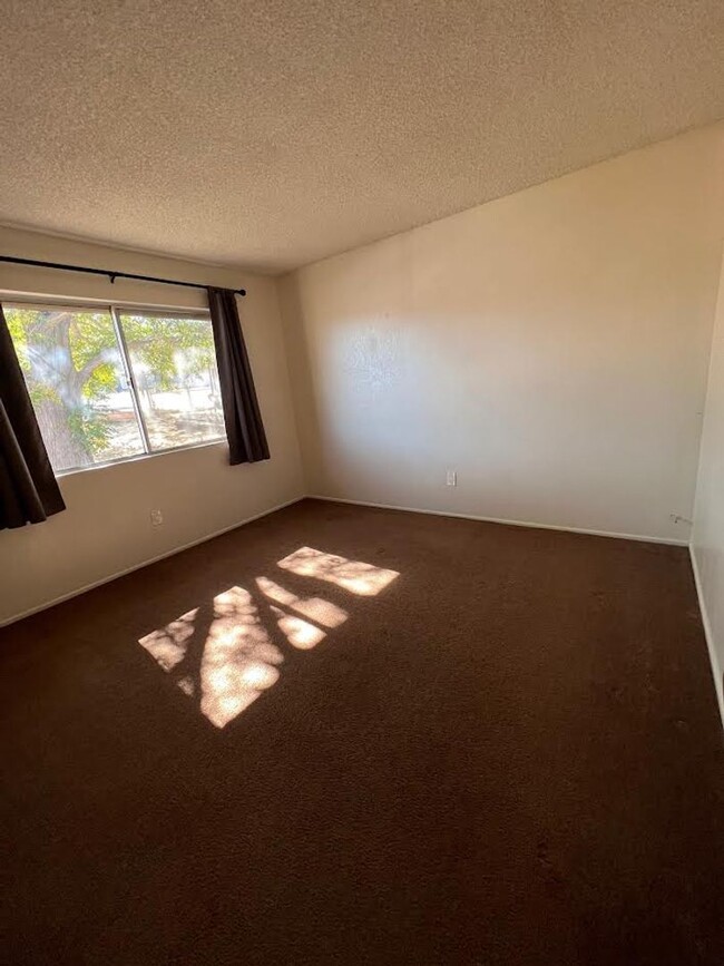 Building Photo - AVAILABLE NOW $200 off First Month Rent