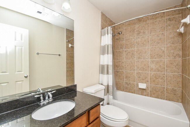 Building Photo - 3126 Clearview Cir