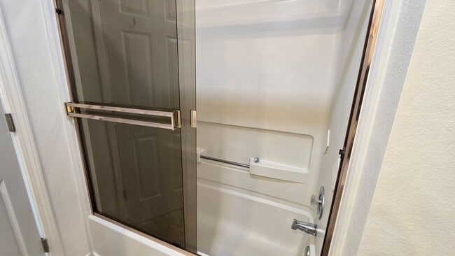 Building Photo - 247 Cheney St