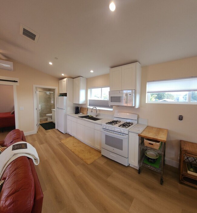 Building Photo - 1 Bed 1 bath Brand new home in Los Osos-Al...