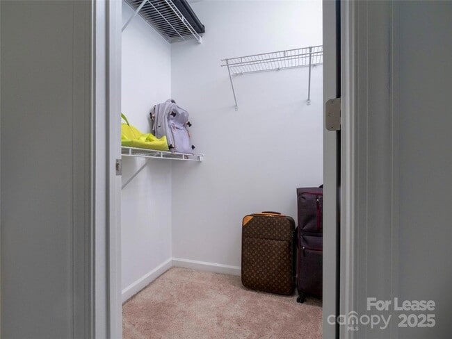 Building Photo - 9547 Glenburn Ln