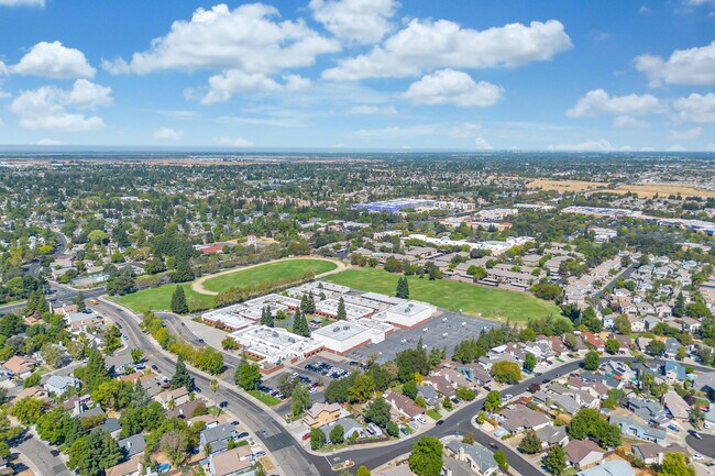 Building Photo - 9332 Caulfield Dr