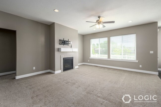 Building Photo - Stunning Row End Townhome In Prime Location!