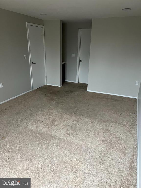 Building Photo - 18050 Chalet Dr