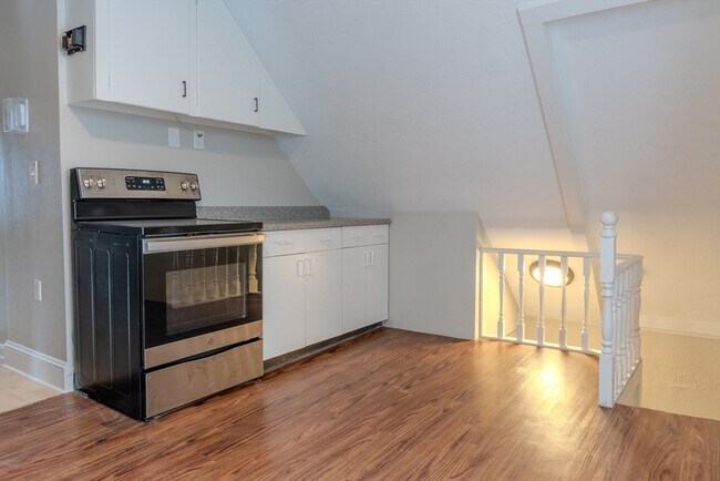 Building Photo - 21 John St