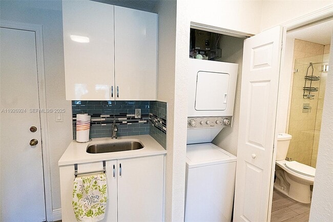 Building Photo - 16060 SW 144th Ave