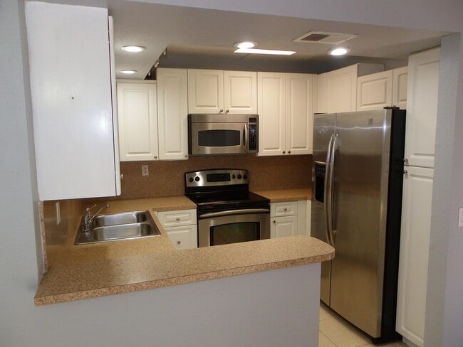 Building Photo - 8116 Severn Dr