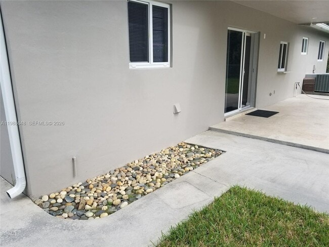 Building Photo - 1016 NE 5th St