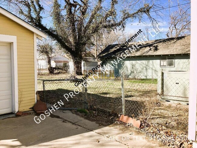 Building Photo - Victorian Style 3 Bedroom 2 Bath Home with...