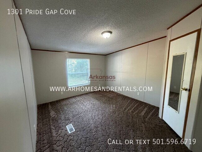 Building Photo - 1301 Pride Gap Cove