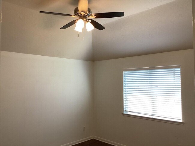 Building Photo - 12547 Ashford River