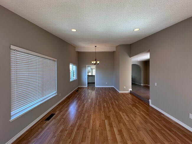 Building Photo - THIS is YOUR home, stunning 4/2 w/ AC, near Foothills