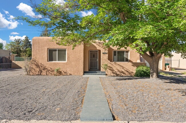Building Photo - 136 Velarde Rd NW