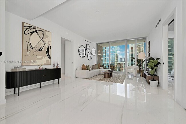 Building Photo - 300 Biscayne Blvd Way