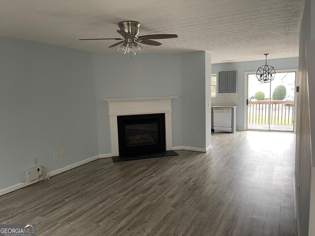 Building Photo - 360 Springbottom Dr SE