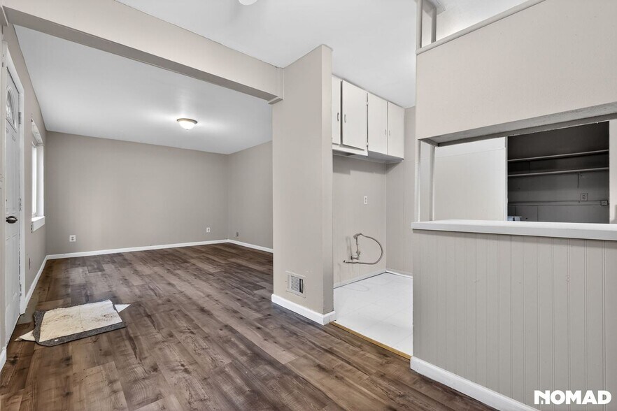 Building Photo - 529 Emerson Ave