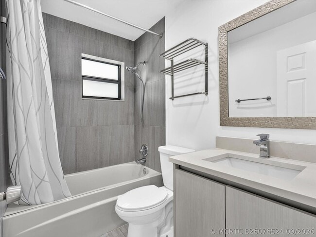 Building Photo - 21578 Altamira Ave