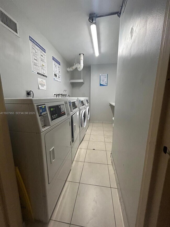 Building Photo - 251 174th St