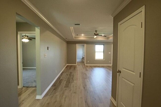 Building Photo - Beautiful 3 Bedroom 2 Bathroom Townhouse in South Tyler! Now offering 1st full month rent free!