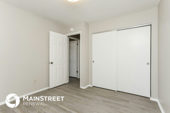 Building Photo - 3717 Argonne Forest Dr