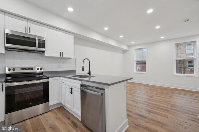 Building Photo - 1145 S 15th St