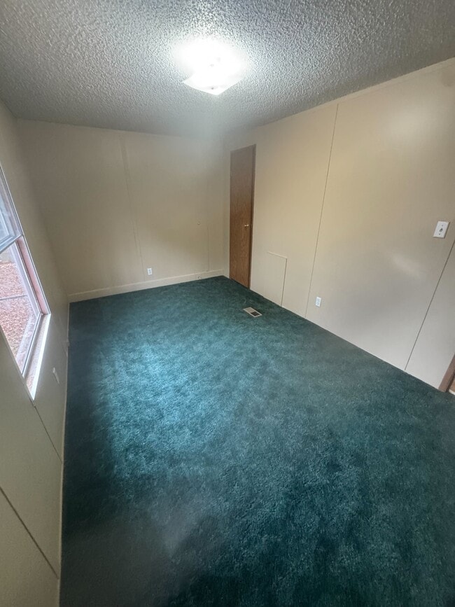 Building Photo - 1418 Stamps St