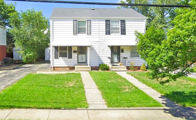 Primary Photo - 2 BED 1 BATH BEAUTIFUL SINGLE FAMILY HOME